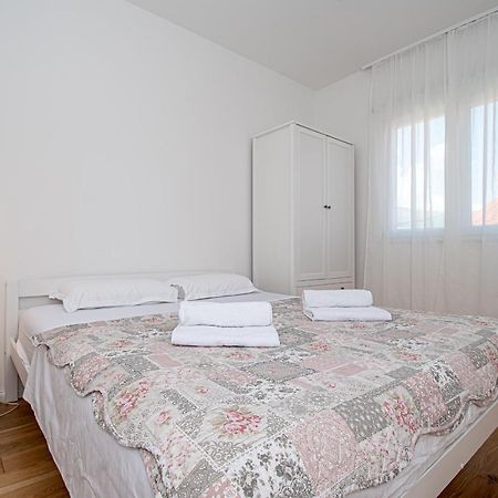 Apartment Nikola Kastel Novi Exterior photo